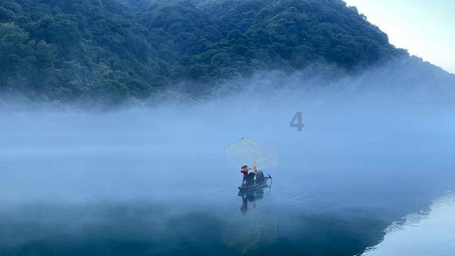 重庆、成都、武汉多地办公楼限电，各个城市还有哪些花式降暑的举措？游戏画面
