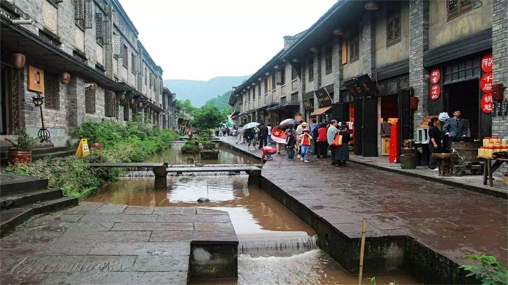 跳动的圆球